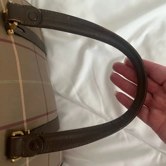 Burberrys Boston bag with Gold Accents - Picture 7 of 16